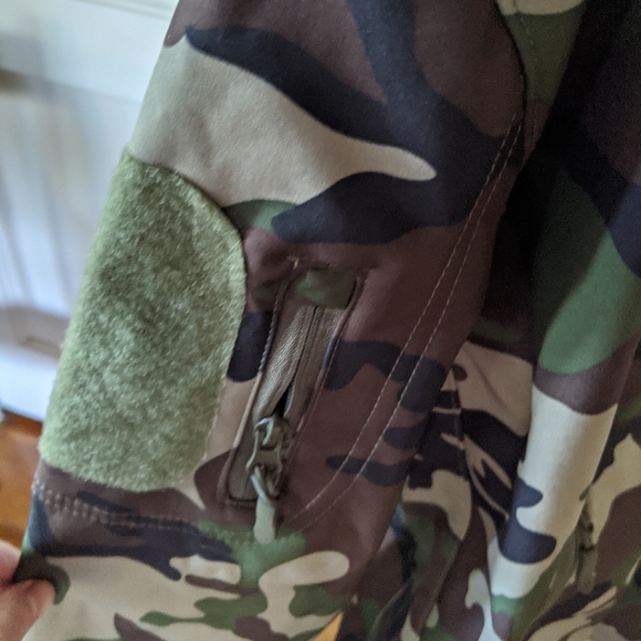 Hunting Jacket - Picture 4 of 9